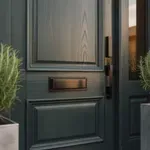 Mi történik, ha rozmaringot szórsz az ajtód elé? Egy régi rituálé, ami most újra terjed