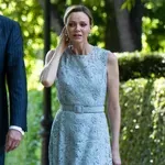 Charlène hercegné áttetsző, gyöngyökkel díszített estélyiben ragyogott – a ruha Katalin hercegnéhez is kapcsolódik