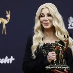 Cher nappalijában nem a kanapé a főszereplő – a különleges famennyezet viszi el a show-t