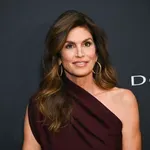 Cindy Crawford 60 évesen is ragyog, és ez nem véletlen