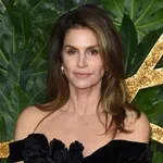 Cindy Crawford kanapéját akarja most mindenki: ezért annyira inspiráló