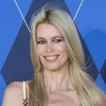 Claudia Schiffer kedvenc sneakere: a cipő, ami örökre megváltoztatta a női gardróbot