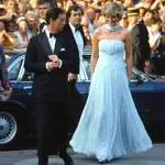 Visszatért Cannes-ba Diana hercegné ikonikus kék ruhája