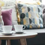 4 dolog, amit jobb levenni a dohányzóasztalról, ha vendégeket vársz (és akkor is, ha nem)