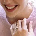 Ezüstbe foglalt önszeretet – egy különleges ékszerkollekció, ami a szívhez vezet