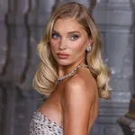 Elsa Hosk az év egyik legmegosztóbb trendjét viselte, méghozzá nem akármilyen cipővel