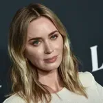 Emily Blunt ebben a káprázatos lila ruhában lopta el a show-t a vörös szőnyegen