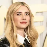 Emma Roberts menyasszonyi fátyla megmutatja, hogy a gótikus romantika az esküvői divatba is megérkezett