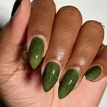 Ezek a Grincs ihlette körmök lesznek most a karácsonyi időszak nagy sztárjai – garantáltan ellopják a figyelmet