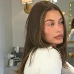 Hailey Bieber erre a furcsa reggeli italra esküszik, de vajon tényleg működik?