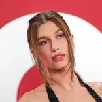 Ebben a látványos szettben előszülinapozott Hailey Bieber – csak egy dolog hibádzott