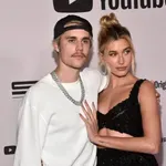 Hailey és Justin Bieber karácsonyi fotója felrobbantotta az internetet