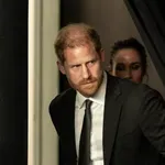Mi lesz ebből? Komoly fejtörést okozhat Károly királynak Harry herceg hazatérése