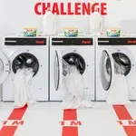 Még mindig a nők mosnak többet – mit jelent valójában az egyenlőség otthon?