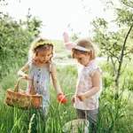 7 furcsa húséti szokás a nagyvilágból az edényhajigálástól a vesszőzésig