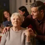 Amikor az emlékek eltűnnek: mi marad meg az Alzheimer-kórban valójában?