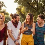 Csak kevés igazi barátod van? A tudomány elmagyarázza, miért jelez ez magas intelligenciát