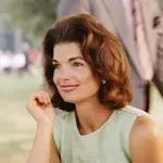 Elárverezik Jackie Kennedy ikonikus kabátját – megható, ami kiderült róla