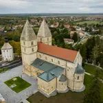Lenyűgöző szakrális helyek az országban – Fedezd fel a lelki feltöltődés oázisait!