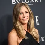 Jennifer Aniston szerelmes fotóján pörög most a net, így bújik kedveséhez, Jim Curtishez