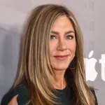 Egyre többen cserélik le erre az ereszcsatornát – Jennifer Aniston kertje megmutatja, miért