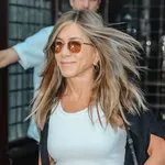Jennifer Aniston bebizonyította, a fehér trikó még mindig extra menő