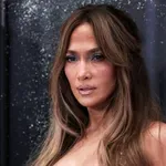 Azt hitted, a pasztellszínek ősszel nem működnek? Jennifer Lopez nappalijában meglepően otthonosak