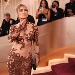 Jennifer Lopez ruhája ellopta a show-t az idei Golden Globe-on: nem fogod elhinni, honnan szerezte