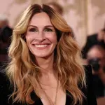 Julia Roberts egykori nappaliját faburkolat veszi körül – egy egyszerű megoldástól mégis világos és modern