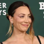 Kaley Cuoco kitálalt: ez a színésznő nem volt kedves vele a Bűbájos Boszorkák forgatásán