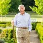 Károly király visszahozta a divatba a kitiltott kerti törpéket