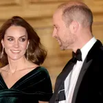 Katalin hercegné két év után visszatért a vörös szőnyegre: ezt a bársony estélyit viselte