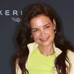 Ezt hívjuk mi igazi átalakításnak: Katie Holmes új frizurával jelent meg