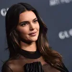 Kendall Jenner megmutatta, mi a tökéletes smink titka, egyre többen követik a módszert