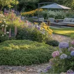 Eleged van a fűnyírásból? Egyre többen cserélik le erre a gyepet