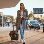 Teniszlabda a kézipoggyászban? Íme néhány utazási hack a kényelmesebb repülésért