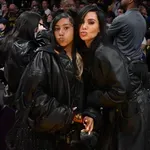 Kim Kardashian lánya ezzel a merész szettel hívta fel magára a figyelmet Párizsban