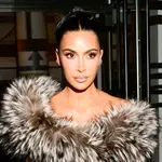 Kim Kardashian ezzel a dögös fehérneműs szettel nyitotta meg az ünnepi szezont
