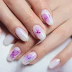 Ha unod a megszokottat, akkor ezek az extra virágos körmök lesznek a kedvenceid