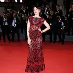 Kristen Stewart fütyül a korlátokra, ő Cannes legnagyobb szabályszegője