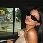 Kylie Jenner feltámasztotta minden idők legmenőbb strandtrendjét – FOTÓ