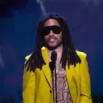 Lenny Kravitz így edz a teraszán teljes nyugalomban – ez az elegáns megoldás kizárja a külvilágot