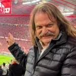Leslie Mandoki stadionhimnusza kíséri a Bayern München győzelmi menetelését