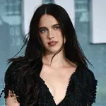 Margaret Qualley bevállalta – sok meghökkentő trendet láttunk már a vörös szőnyegen, de ilyet még nem
