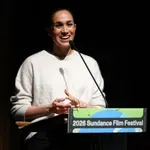 Íme Meghan Markle kedvenc kasmír pulcsija – ez tényleg mindig előkerül a gardróbjából