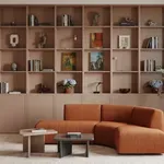 Újra divat a könyvtár a nappaliban – ettől azonnal intelligensebbnek tűnik az otthonod