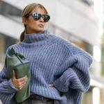 Oversize pulóver sikkesen – 2026 legnőiesebb téli összeállításai