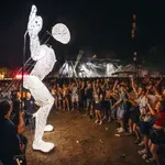 Éjszaka is szeretni fogjuk a Szigetet