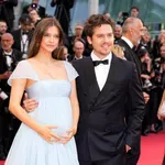 Megszületett Palvin Barbara és Dylan Sprouse első gyermeke – Fotó!