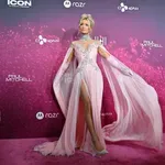 Paris Hilton hercegnő ruhája felrobbantotta a vörös szőnyeget